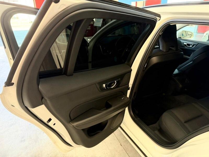 VOLVO V60 (2018-->) V60 D3 Business