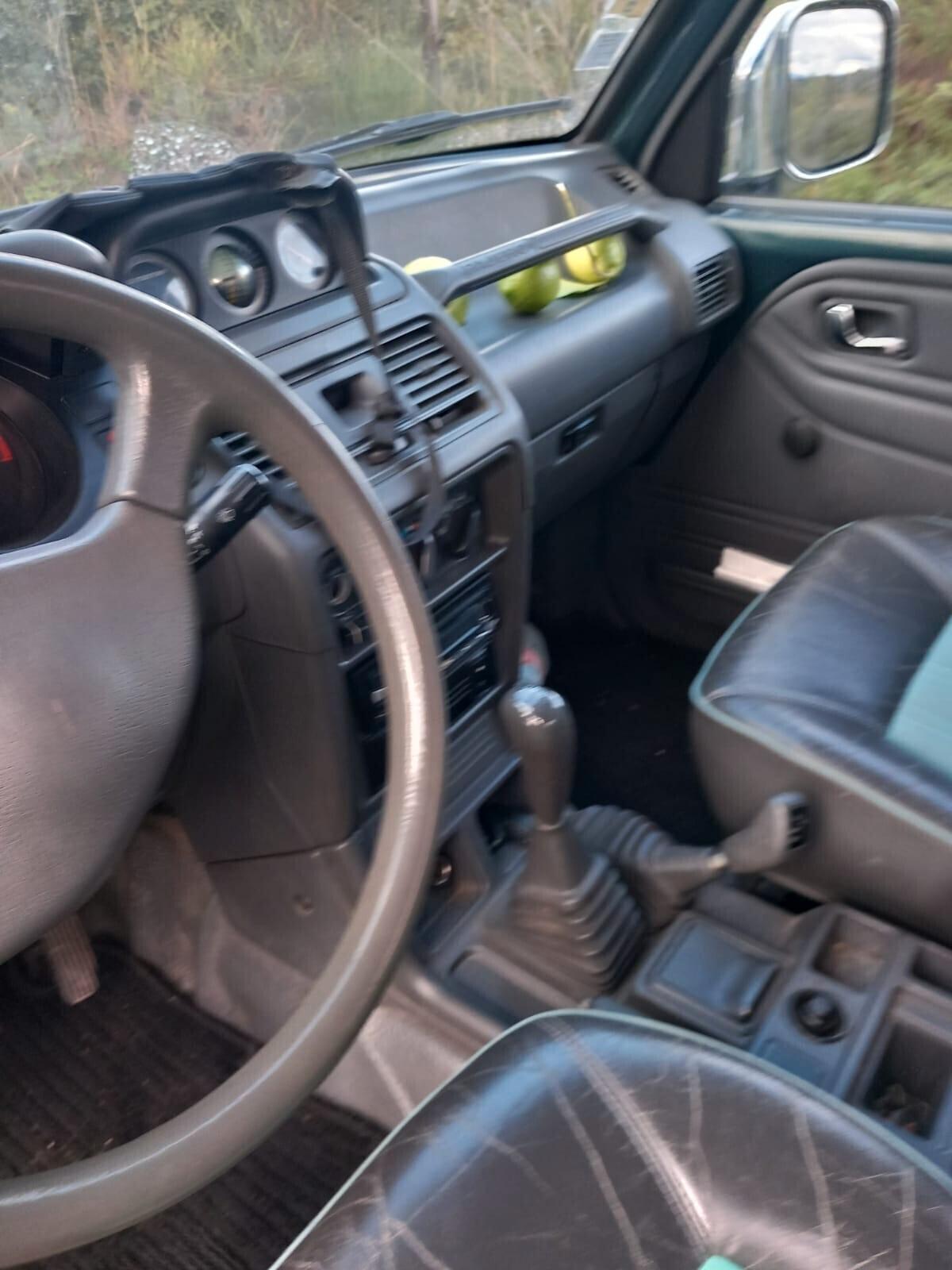 Mitsubishi Pajero Canvas Top vettura con certificazione ASI