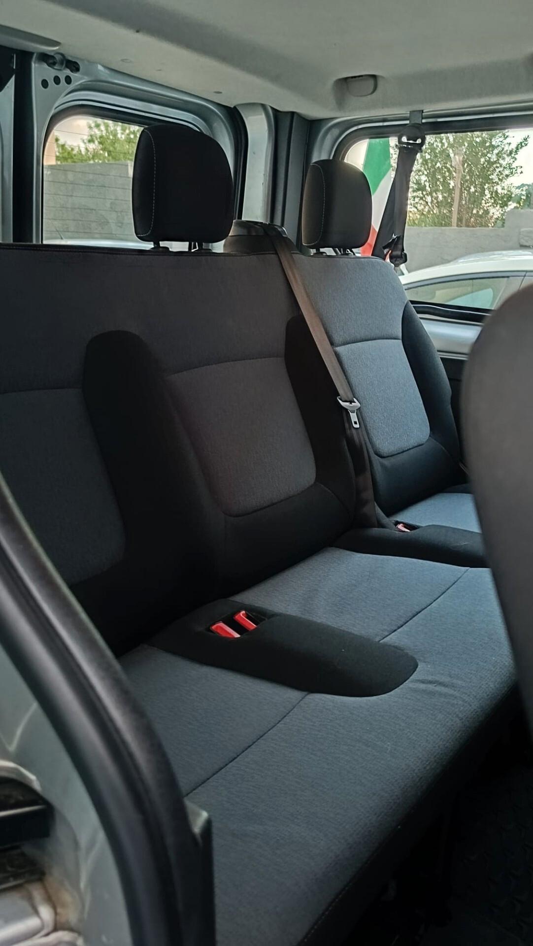 Opel Vivaro 1.7 CDti BITURBO S&S Kombi 9 posti con gancio traino