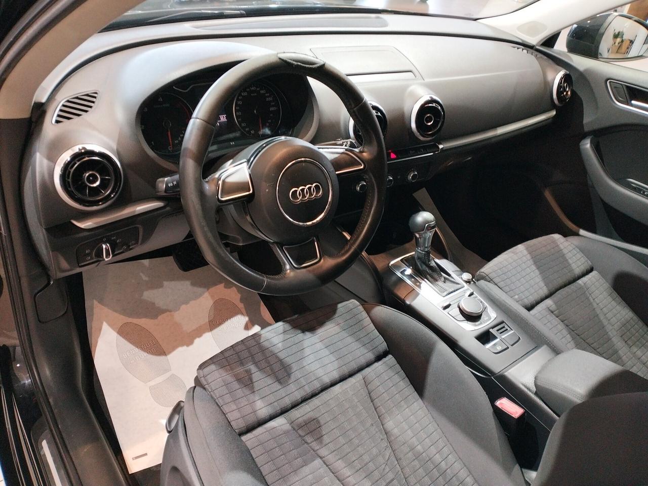 Audi A3 SPB 1.6 TDI Ambition *AUTOMATICO*