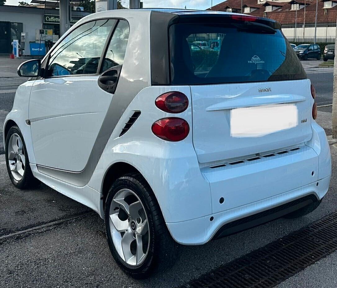 Smart ForTwo 1000 52 kW MHD coup&eacute; pulse