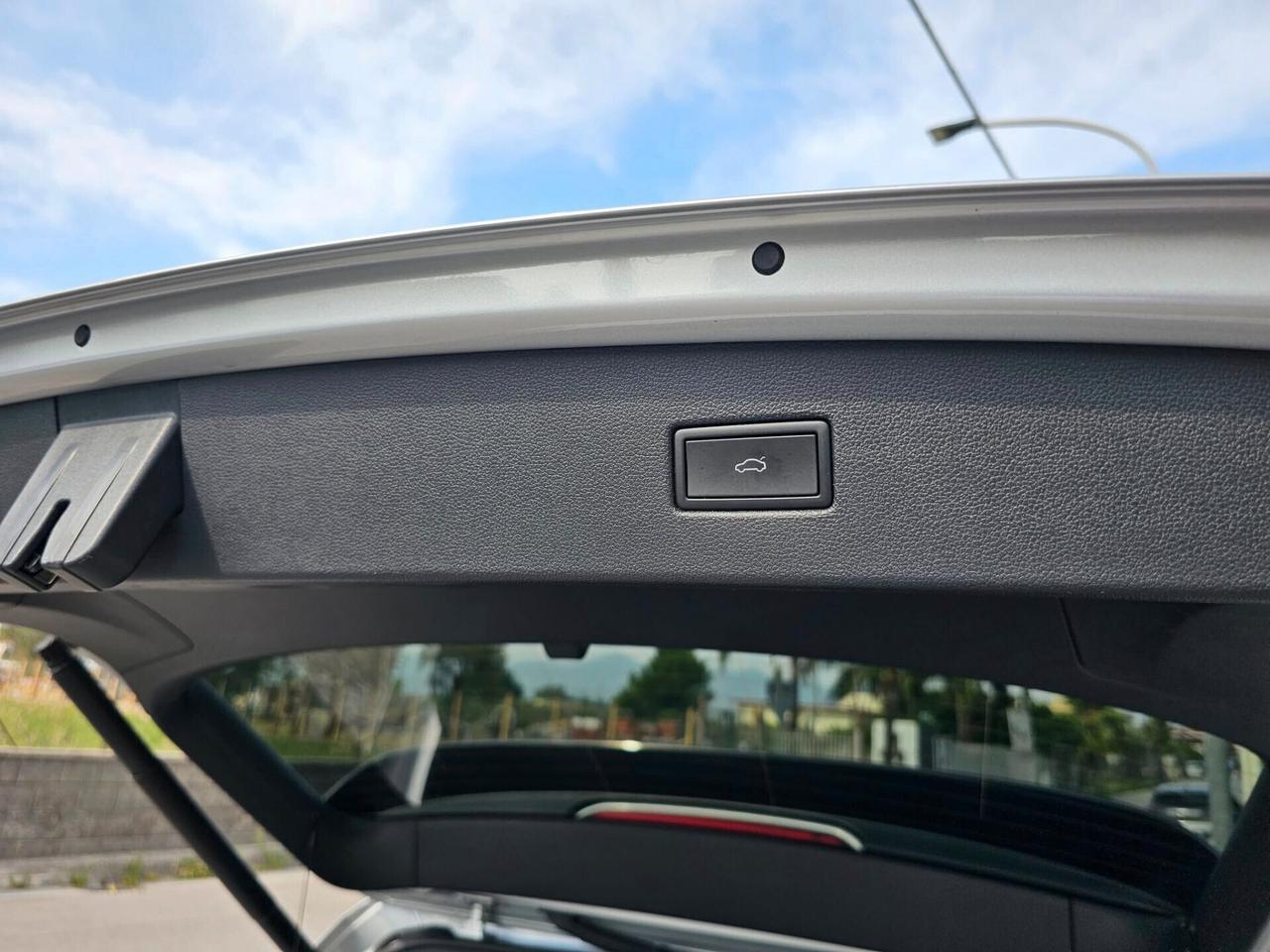Volkswagen Tiguan 2.0 TDI 150 CV SCR DSG R-Line