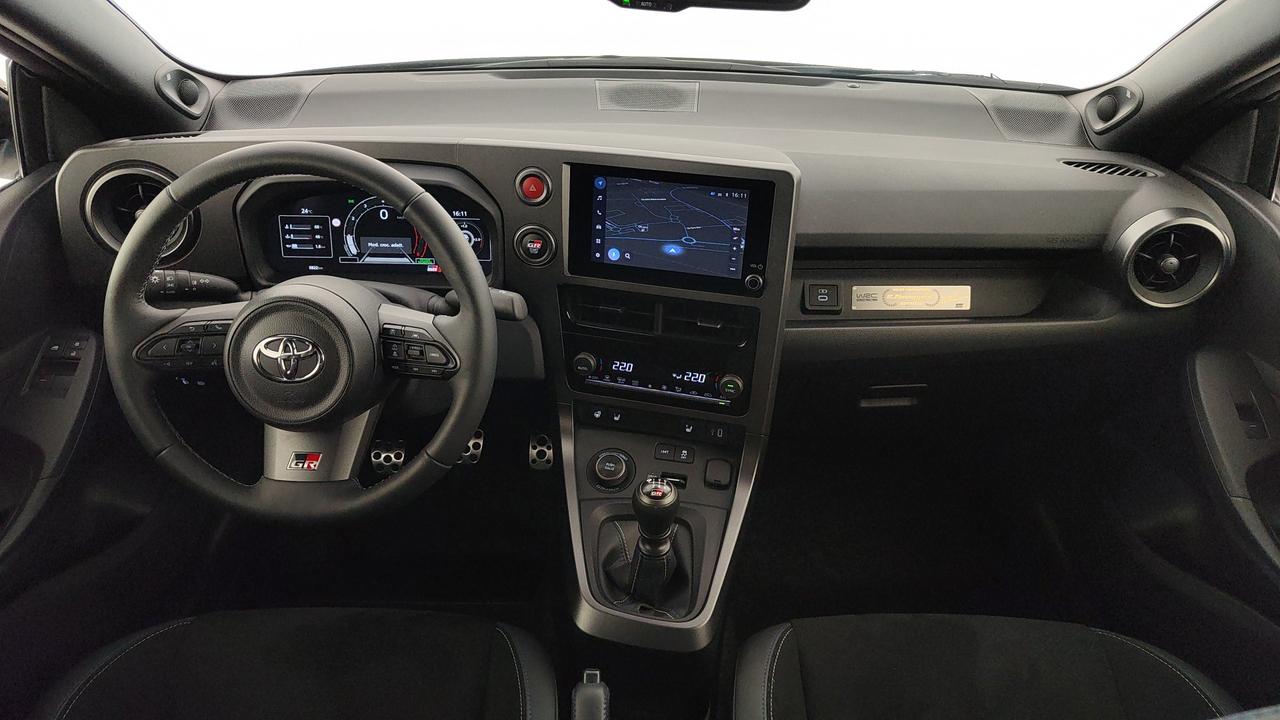 TOYOTA GR Yaris 1.6 Rovanpera Special Edition imt-6