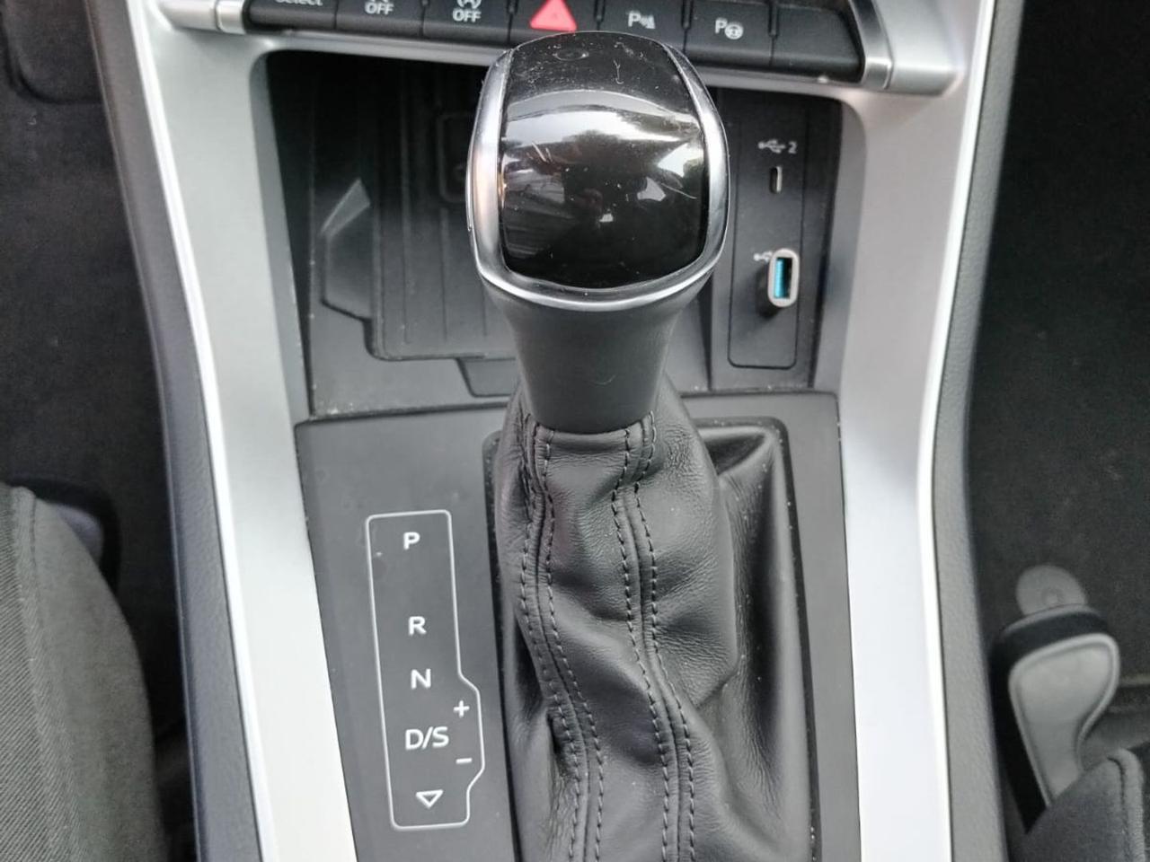 Audi Q3 S Line 2.0 35 TDI #5885