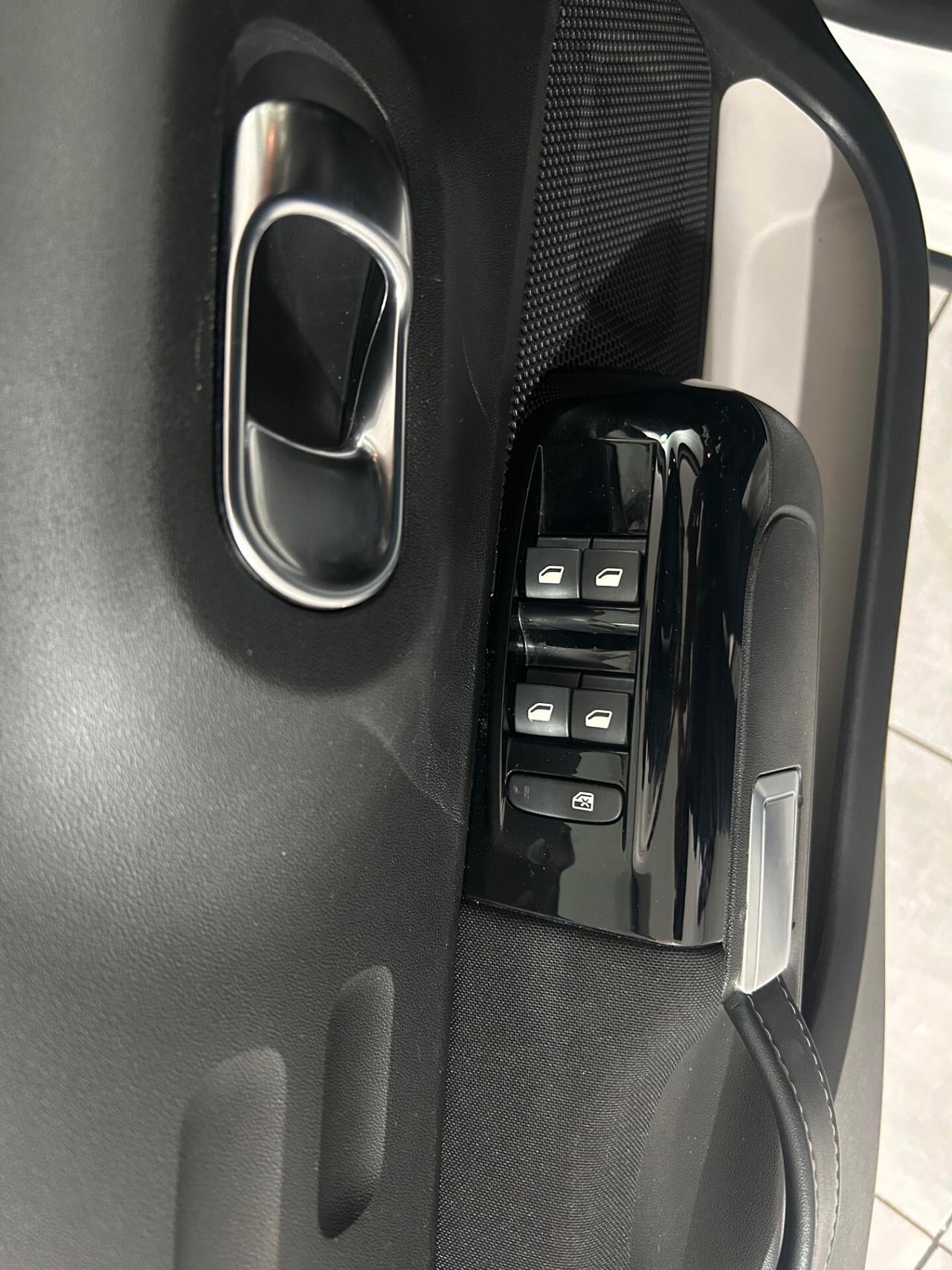 Citroen C3 PureTech 110 S&S EAT6 Shine Pack