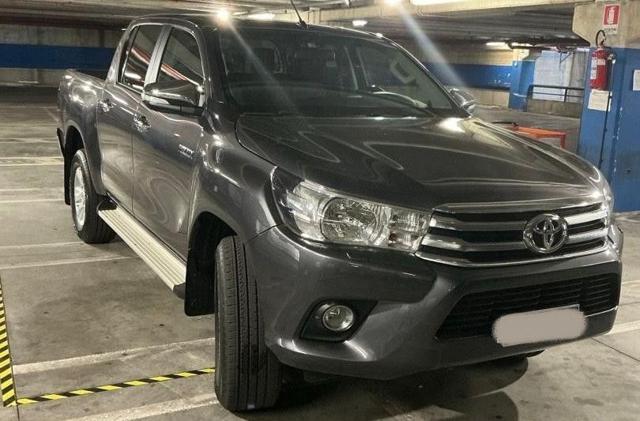TOYOTA Hilux 2.4 D-4D 2WD 4 porte Double Cab Lounge