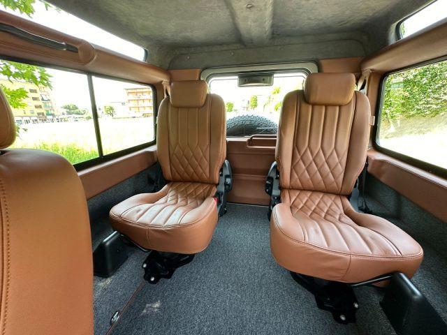 LAND ROVER Defender 90 2.2 TD4 Station Wagon SE NEOPATENTATI