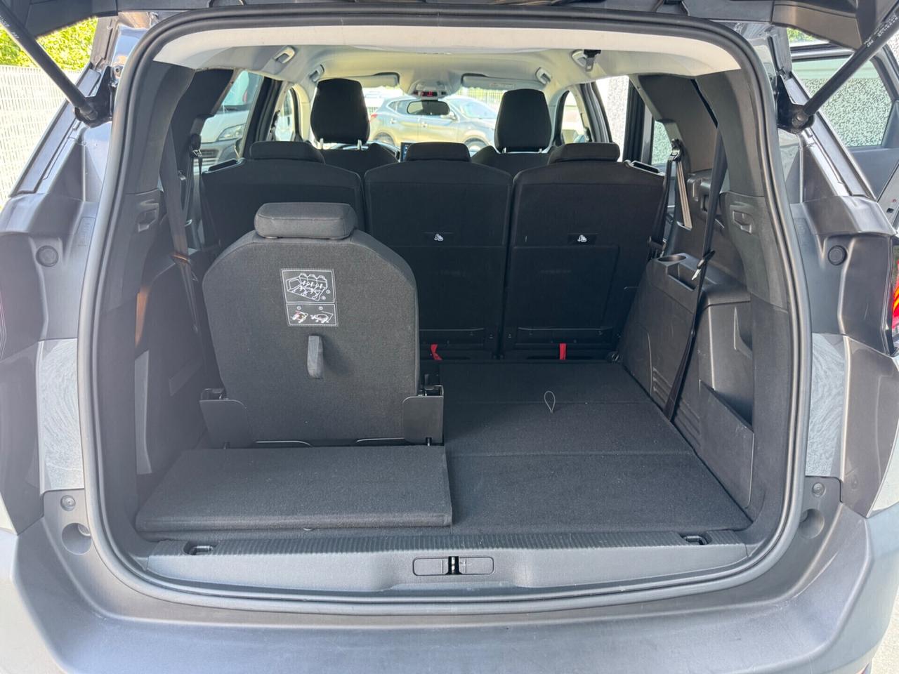 PEUGEOT 5008 7 POSTI BlueHDi 130 Business EAT8 S/S automatica