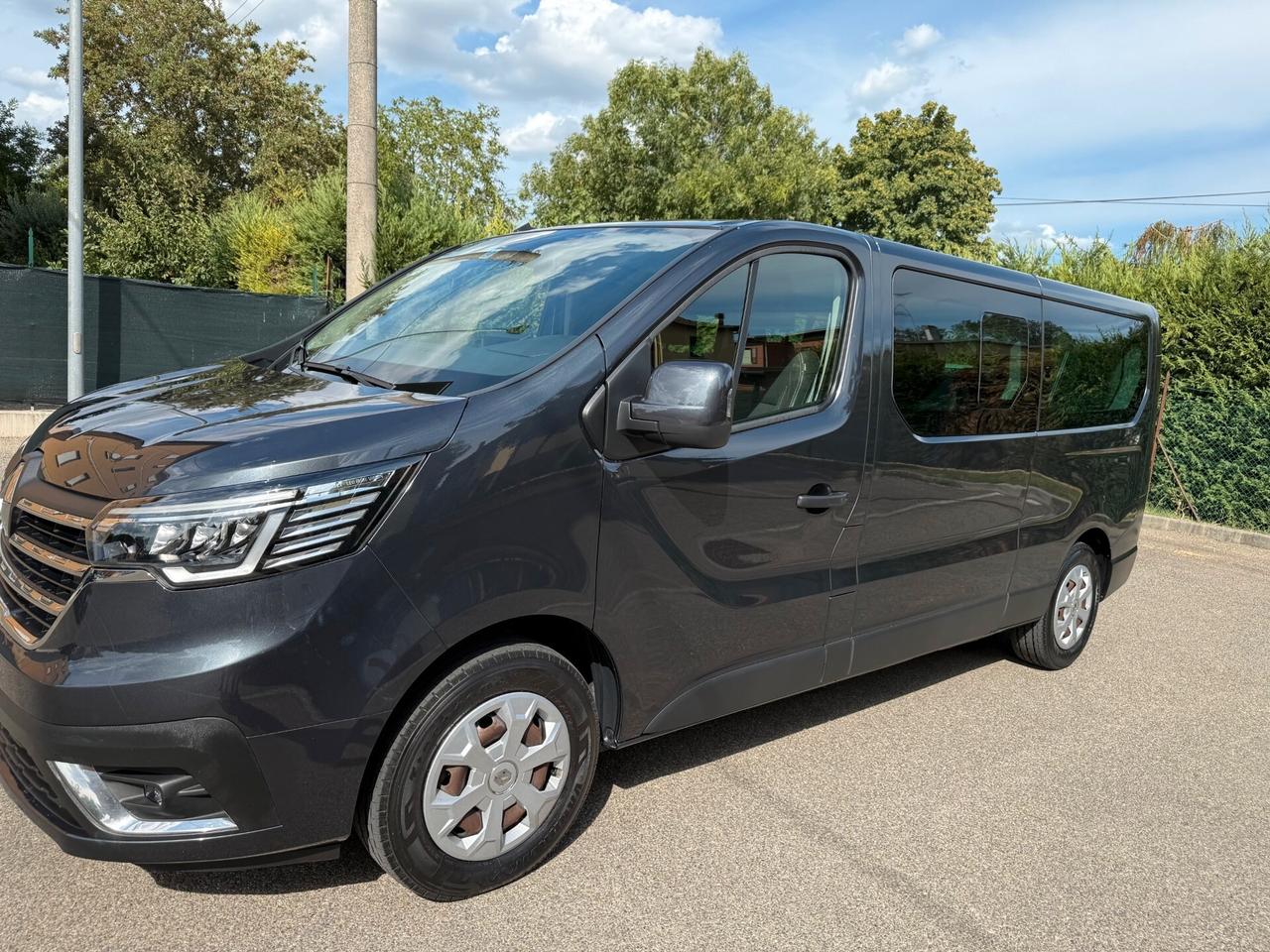 Renault Trafic 2.0 dCi - 9 POSTI - 12 MESI DI GARANZIA