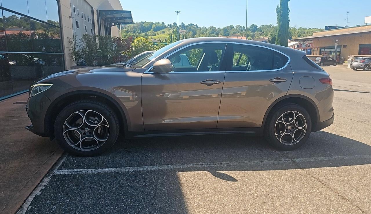 Alfa Romeo Stelvio 2.2 Turbodiesel 210 CV AT8 Q4 Executive