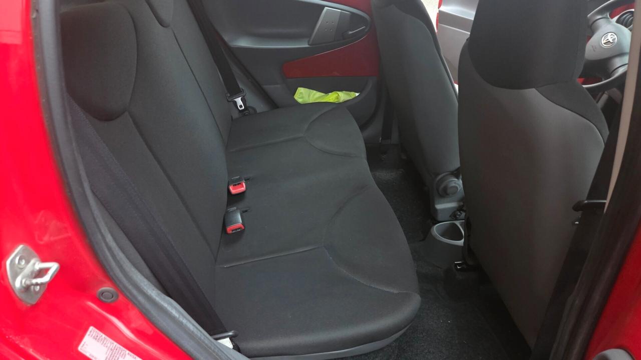 Toyota Aygo 1.0 12V VVT-i 5 porte Sol Connect