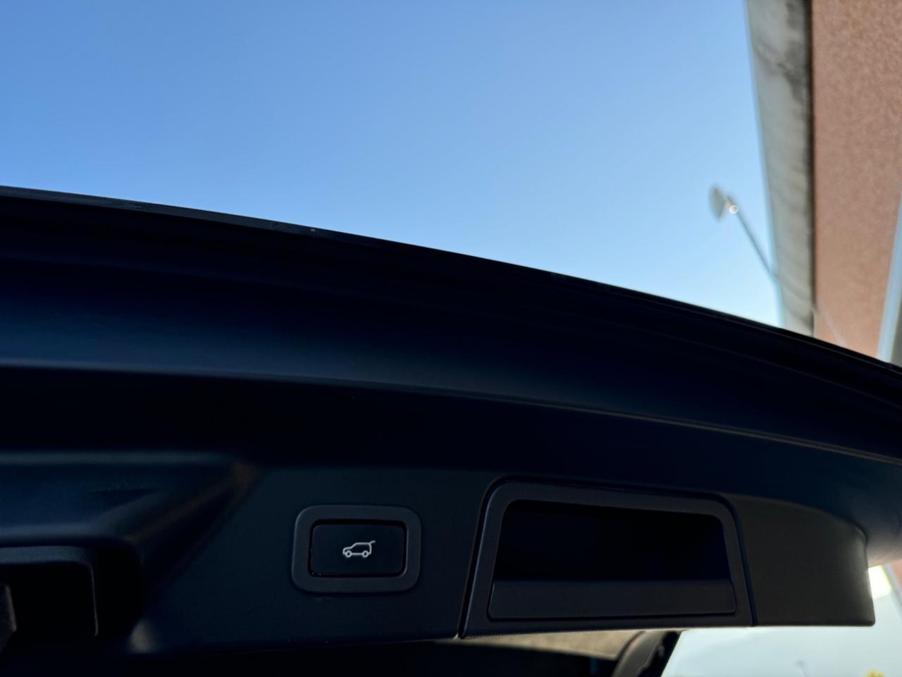 Land Rover Range Rover Velar Range Rover Velar 2.0D I4 240 CV R-Dynamic