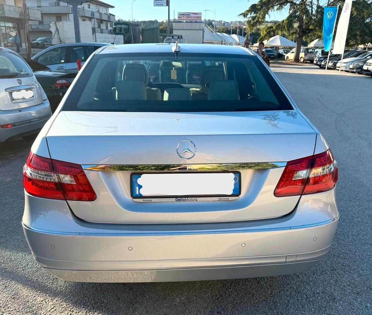 Mercedes-benz E 220 CDI BlueEFFICIENCY Avantgarde