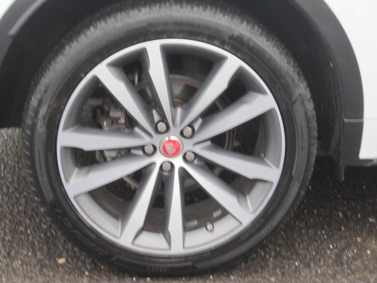 Jaguar E-Pace 2.0D 150 CV AWD aut. R-Dynamic HSE