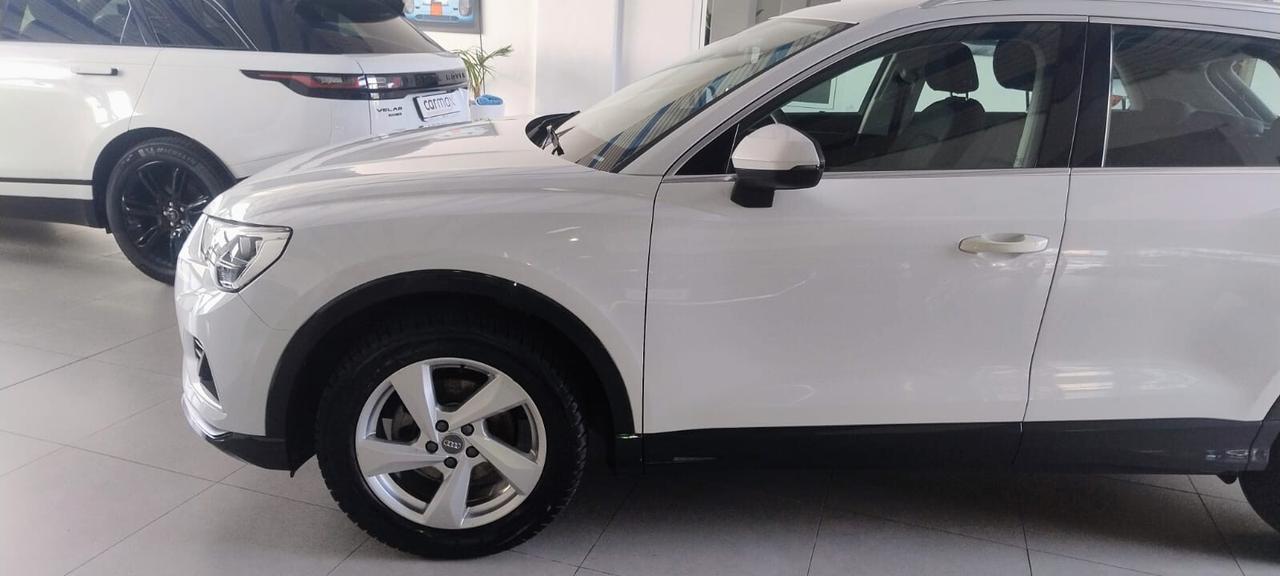 Audi Q3 35 TDI quattro Business Advanced