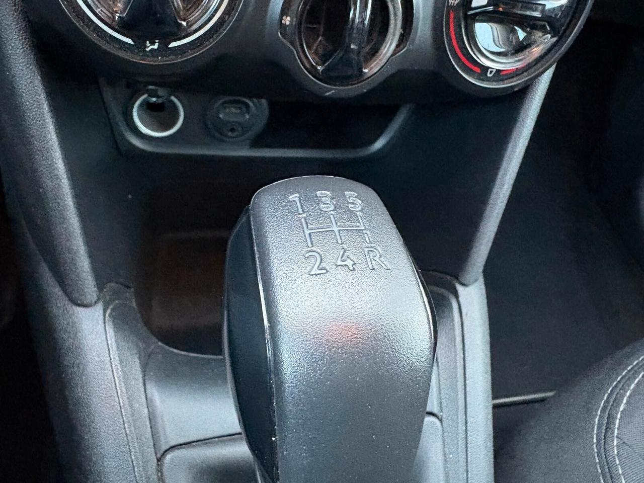 Peugeot 208 ACTIVE 1.4 HDi 68 CV 5 porte