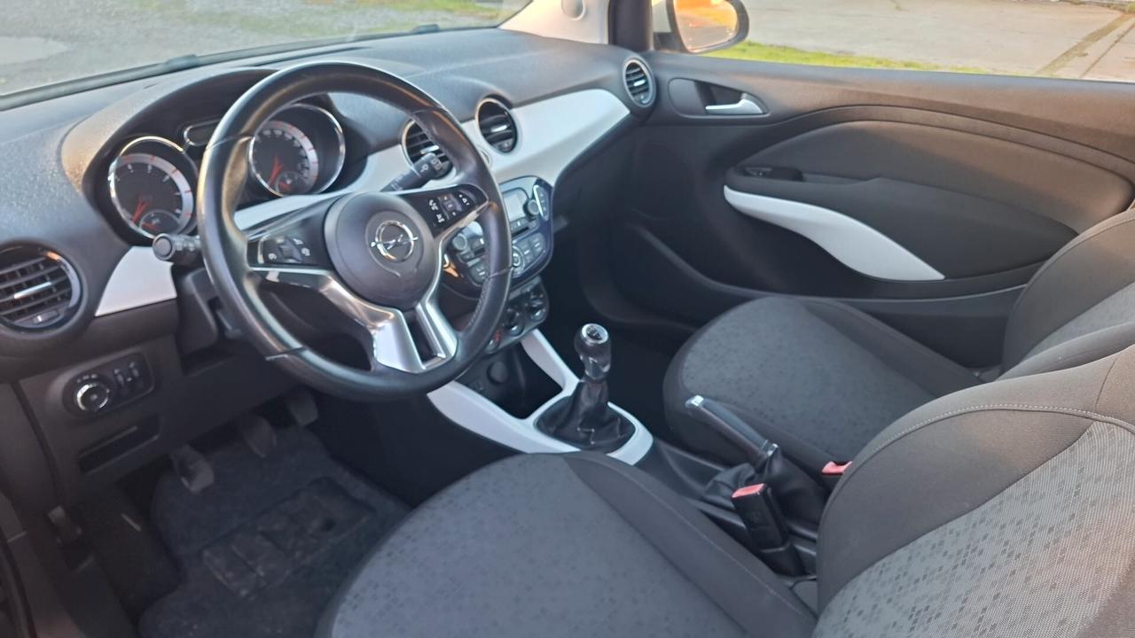 Opel Adam 1.2 70 CV Glam