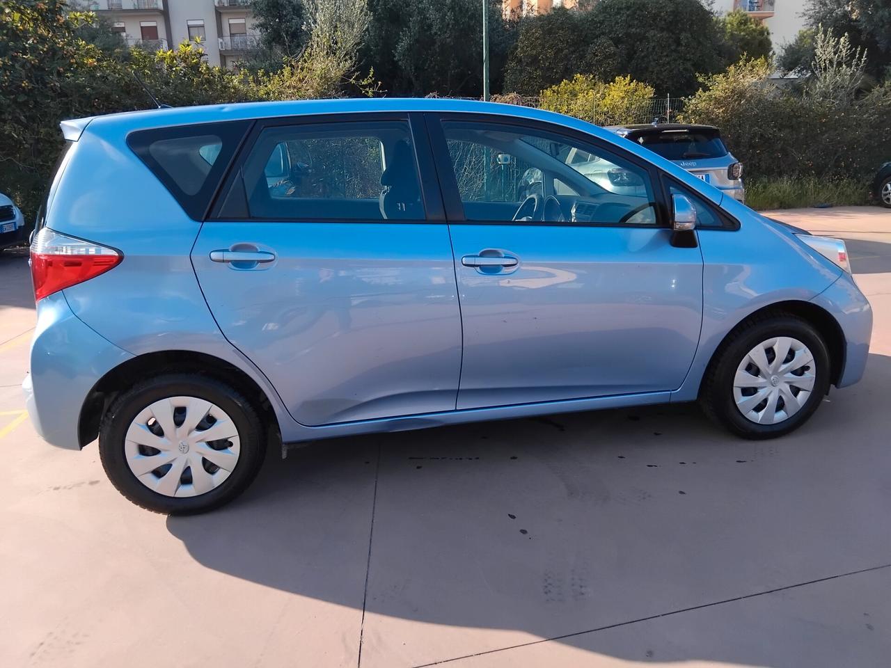 Toyota Verso-S 1.3 MT Active
