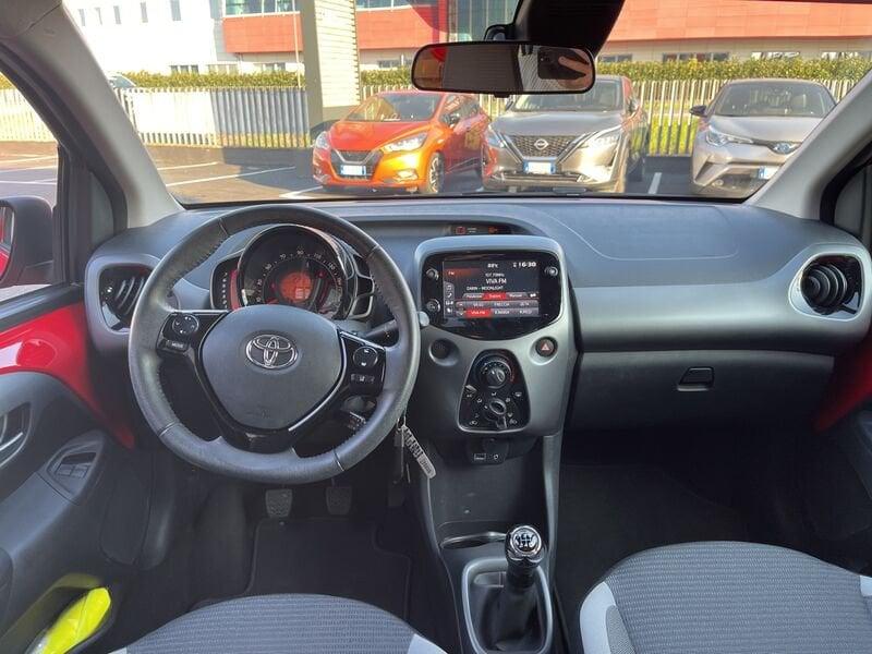 Toyota Aygo Connect 1.0 VVT-i 72 CV 5 porte x-play