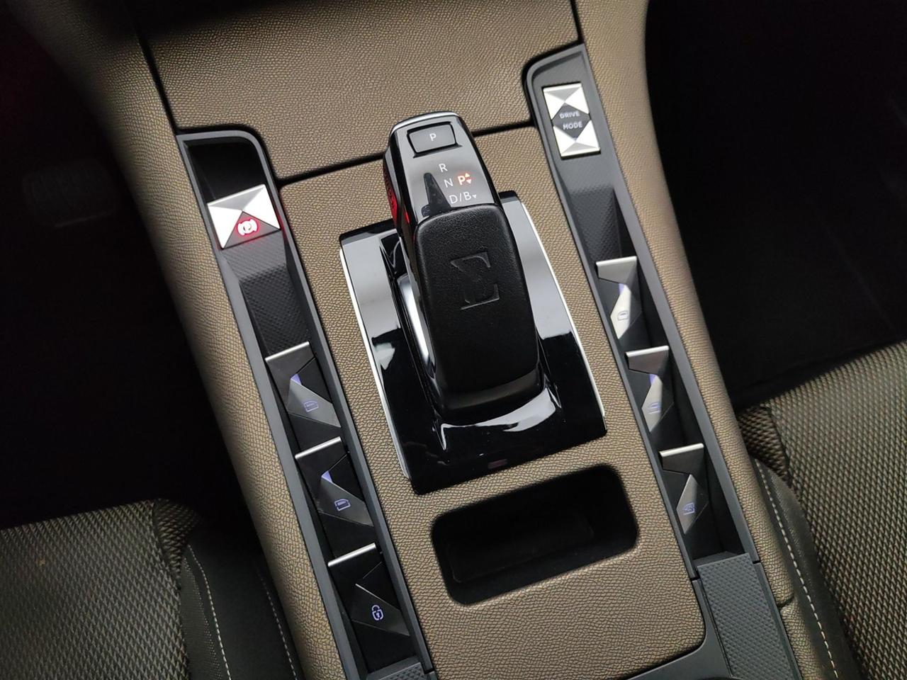 DS7 Crossback DS7 CROSSBACK 1.6 E-TENSE PHEV 300CV BUSINESS 4X4 AUTO