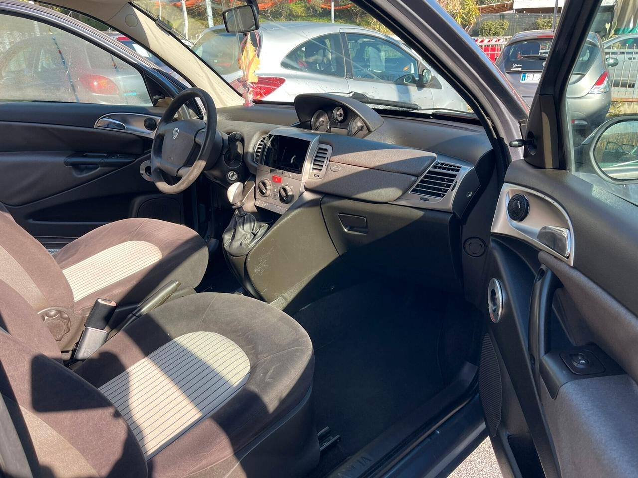 Lancia Ypsilon 1.2 Platino