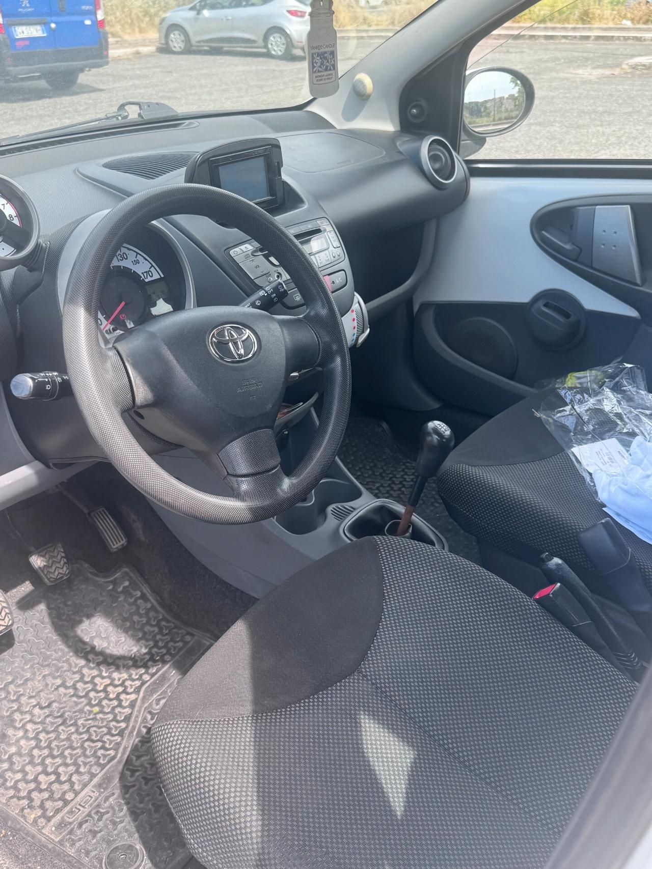 Toyota Aygo 1.0 12V VVT-i 5 porte Sol Connect