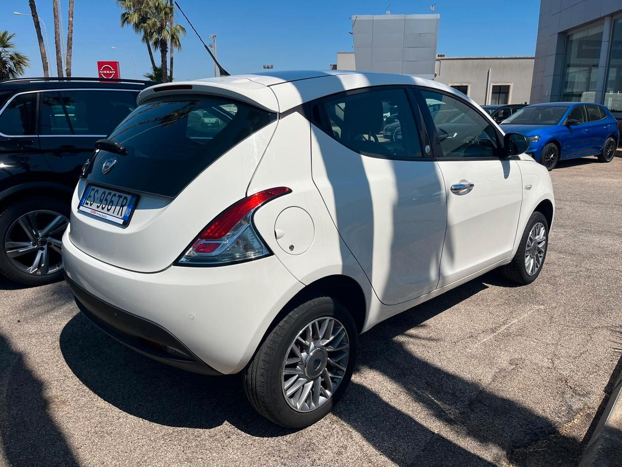 Lancia Ypsilon 0.9 TwinAir 85 CV 5 porte Metano Ecochic Gold