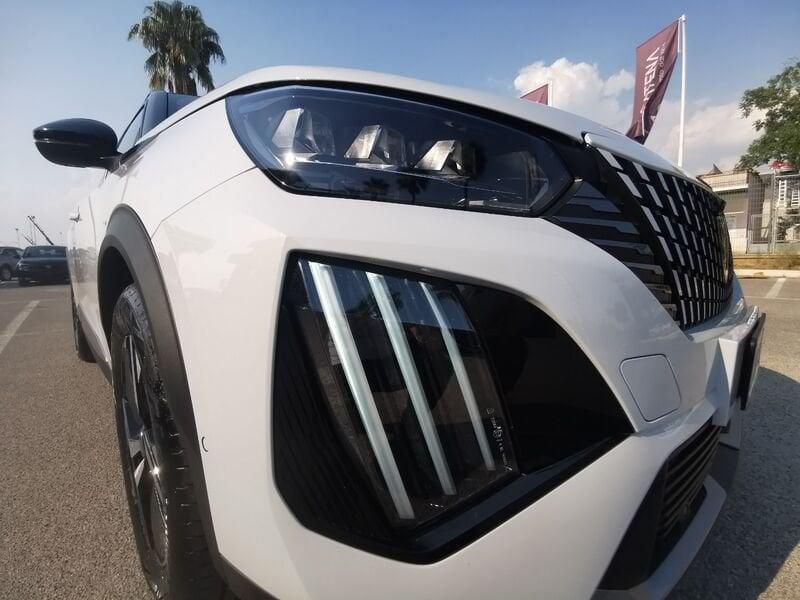 Peugeot 2008 Hybrid 136 e-DCS6 GT auto