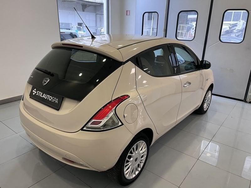 Lancia Ypsilon 1.2 69 CV 5 porte Silver