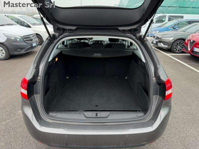 PEUGEOT 308 308 II 2018 SW SW 1.5 bluehdi s tg : GB443HF