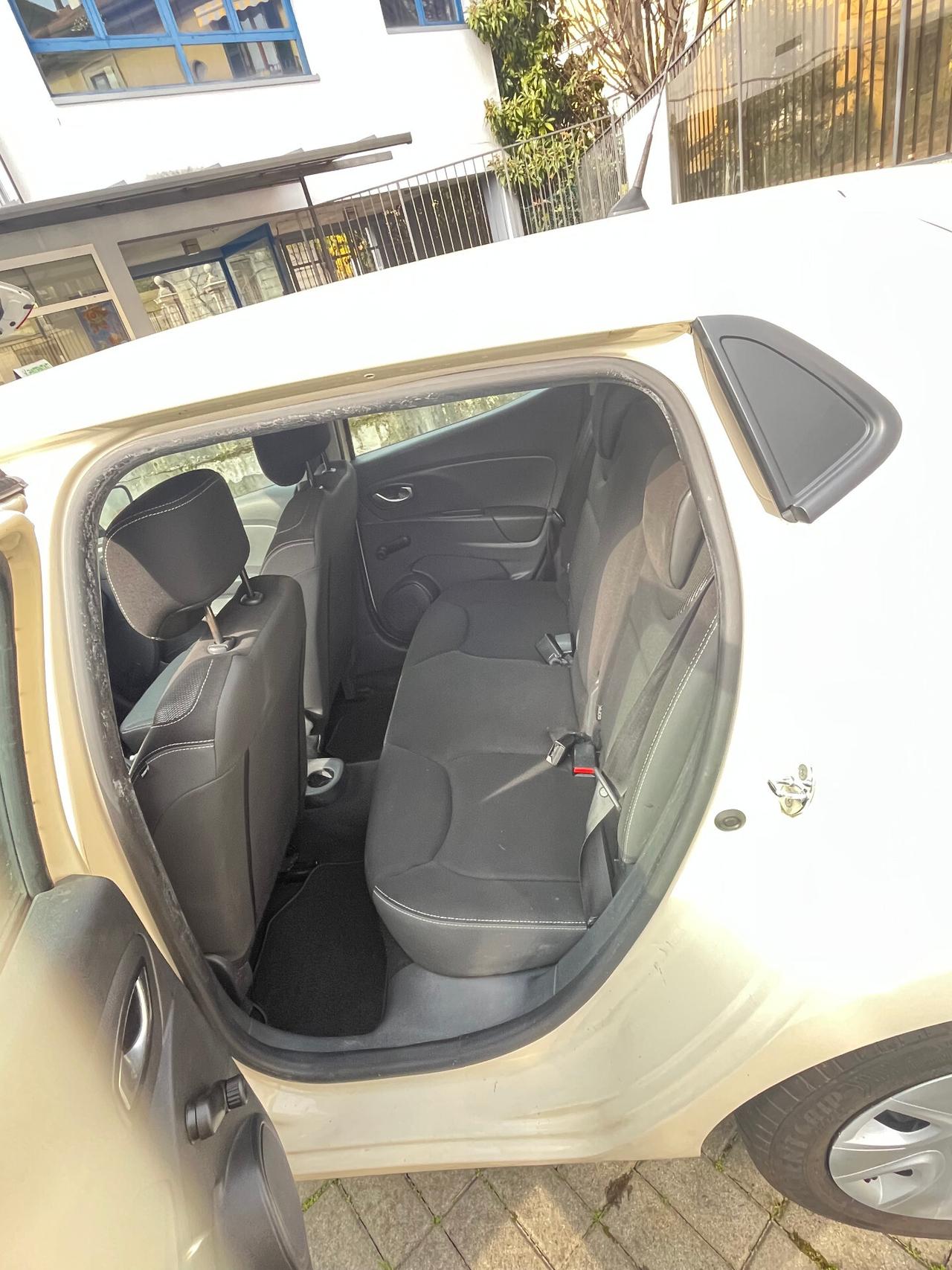 RENAULT CLIO 1.2 BENZINA 5 PORTE ANCHE PER NEOPATENTATI - 2018