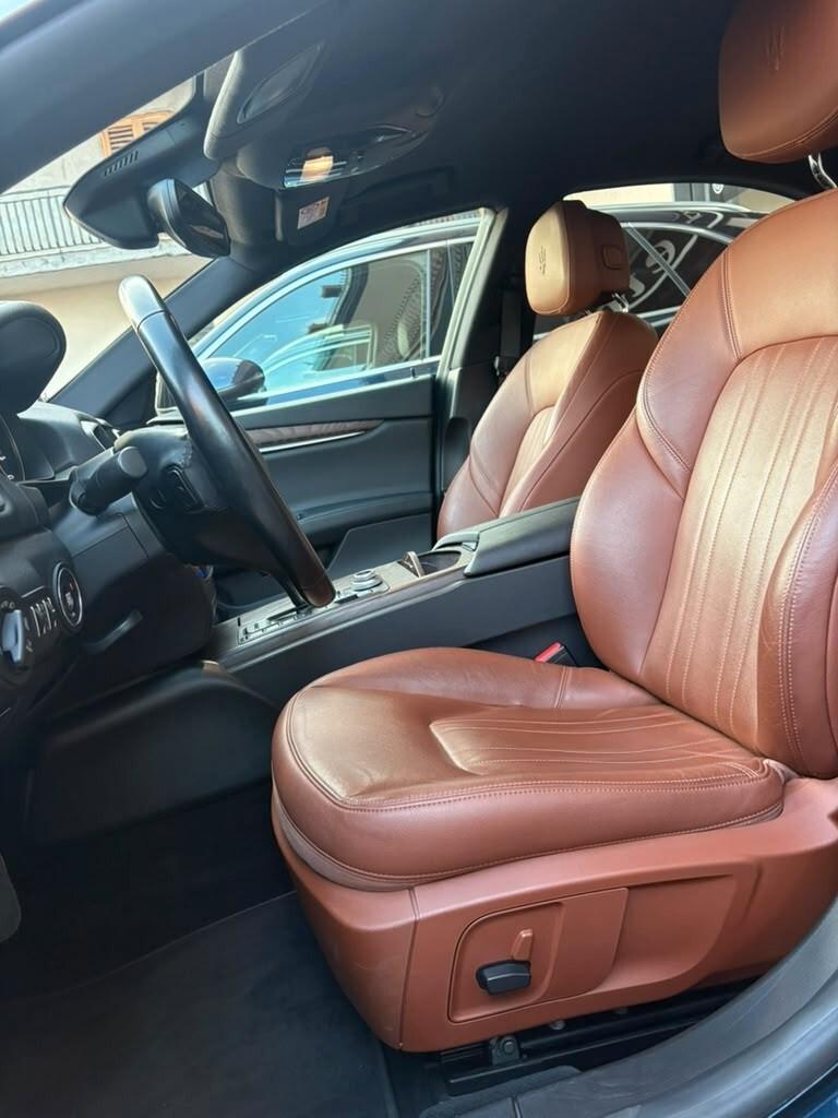Maserati Ghibli L4 330 CV MHEV Gransport