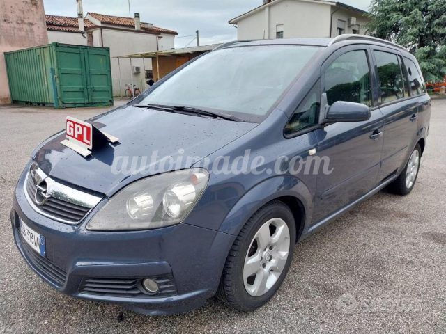 OPEL Zafira 1.8 16V VVT Club