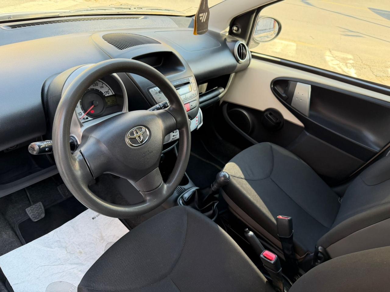 TOYOTA AYGO 1.0 NEOPATENTATI