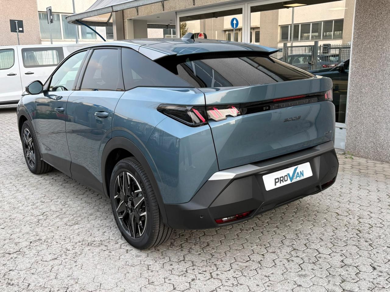 Peugeot 3008 Hybrid 145 e-DCS6 Allure Cambio Automatico