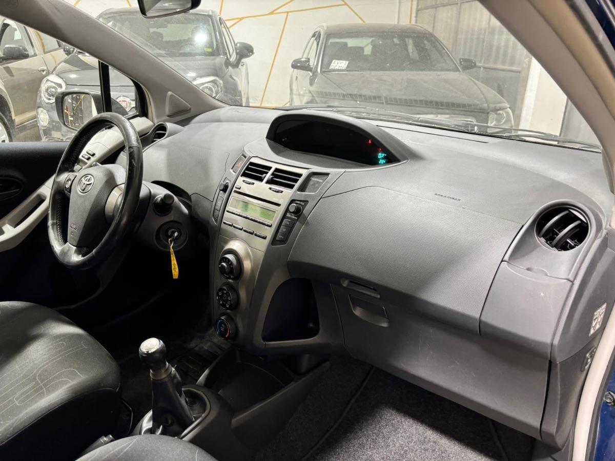 TOYOTA - Yaris - 1.0 5p.