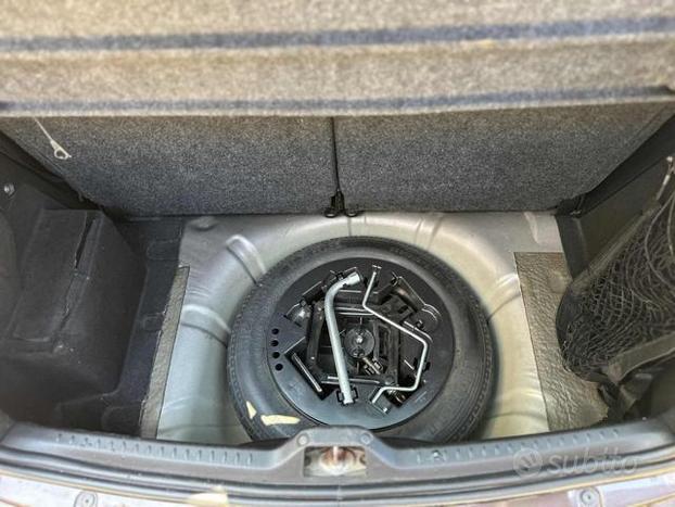 LANCIA Ypsilon VERSIONE VERSUS-CAMBIO-AUTOMATICO