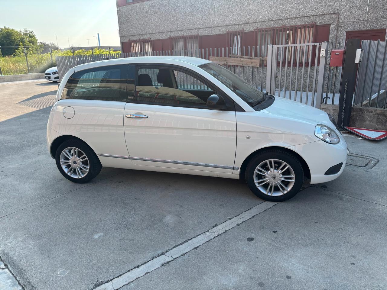 Lancia Ypsilon 1.2 69 CV Platino