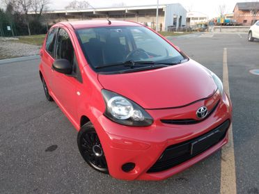 Toyota Aygo 1.0 12V VVT-i 5 porte Cool Soda Connect x neopatentati