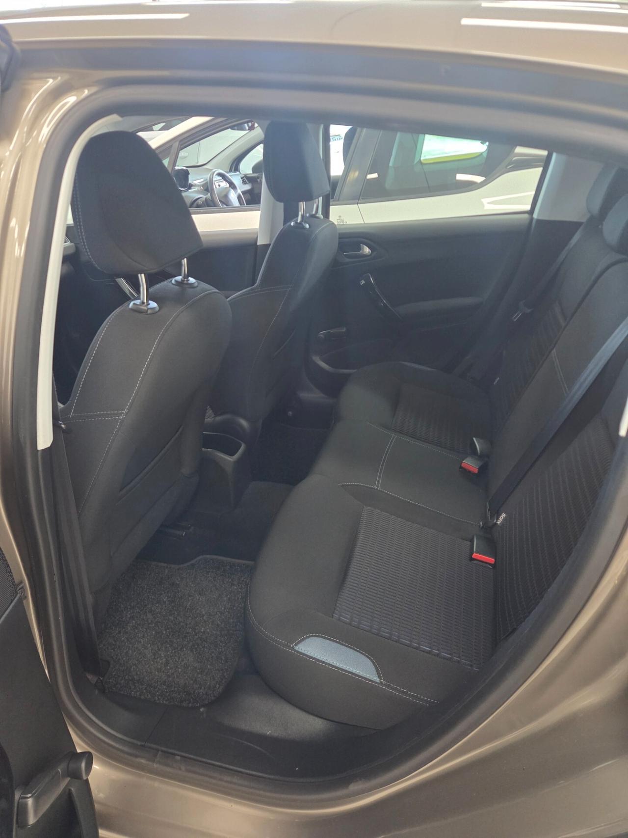 Peugeot 208 1.2 VTi 82 CV 5 porte Allure