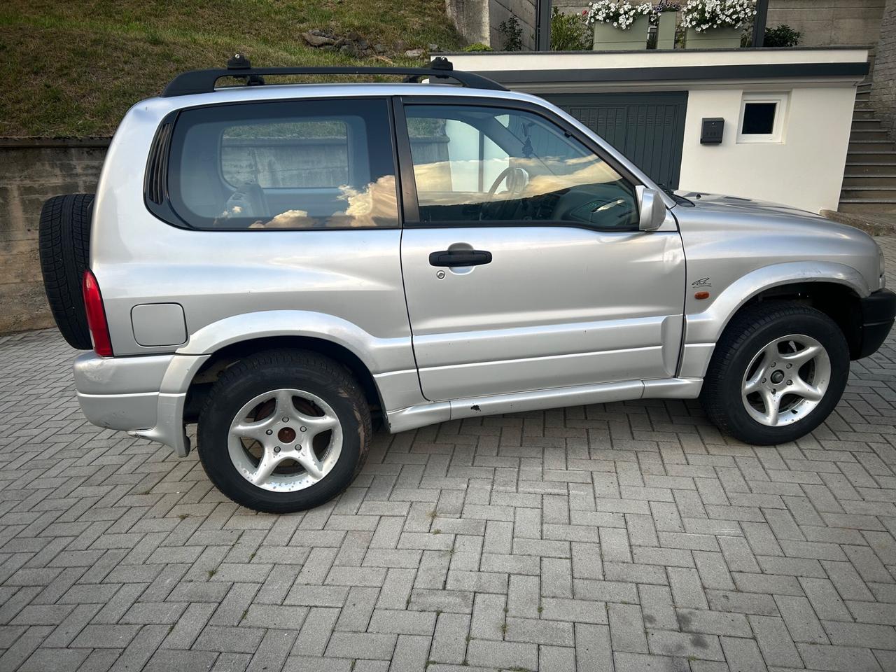 Suzuki Grand Vitara 1.6i 16V cat 3 porte