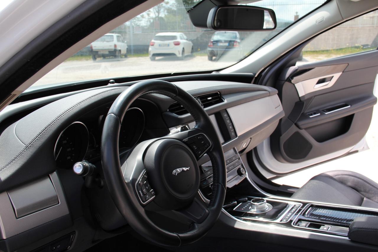 Jaguar XF 3.0 D V6 300 CV aut. Prestige