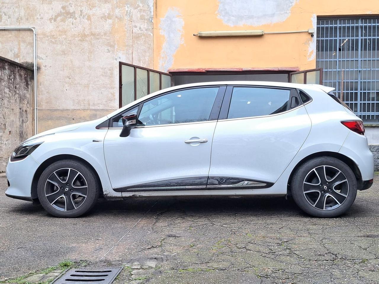 Renault Clio 1.2 75 CV 5 porte Duel