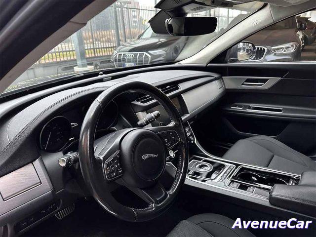 JAGUAR XF 2.0 d Pure BERLINA AUTOMATICA TELECAMERA IVA ESP