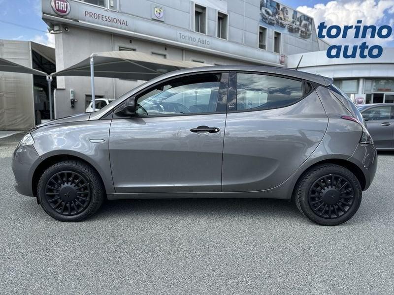 Lancia Ypsilon 1.0 FireFly 5 porte S&S Hybrid Silver