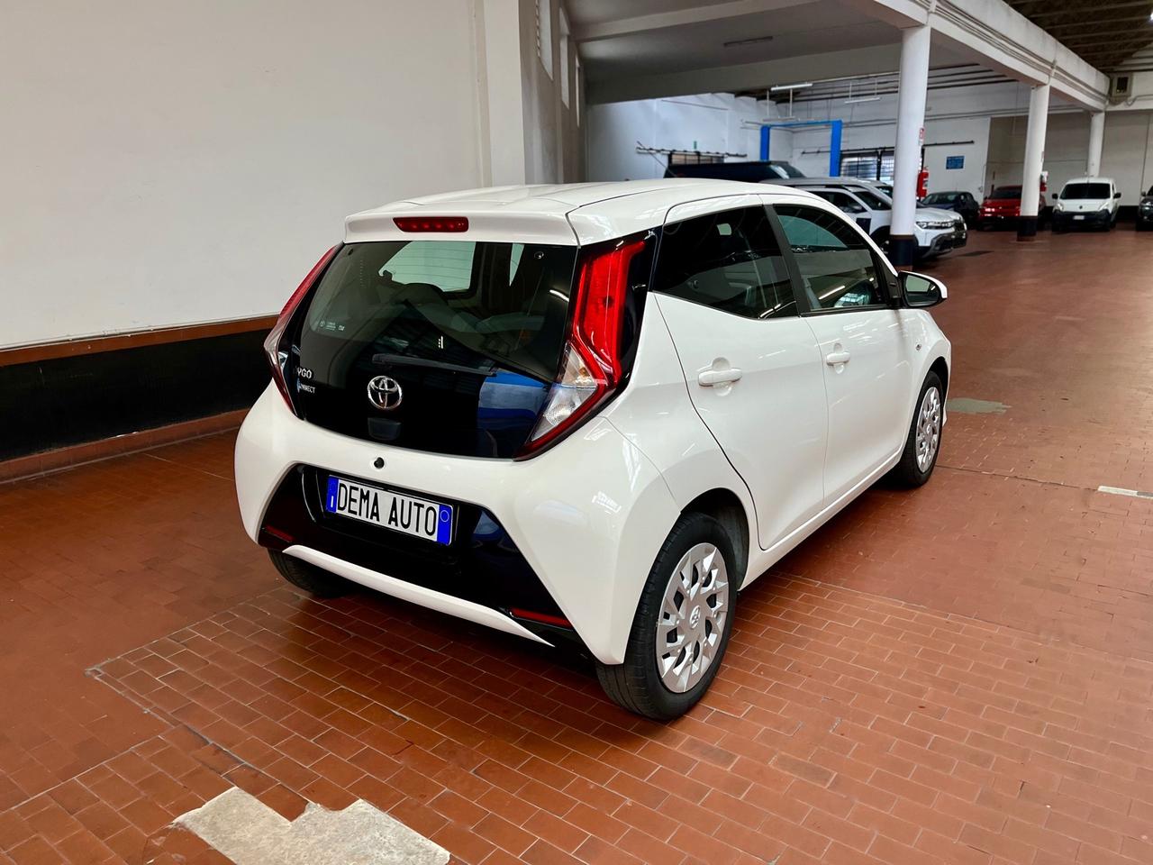 Toyota Aygo Connect 5p 1.0 x-cool 72cv