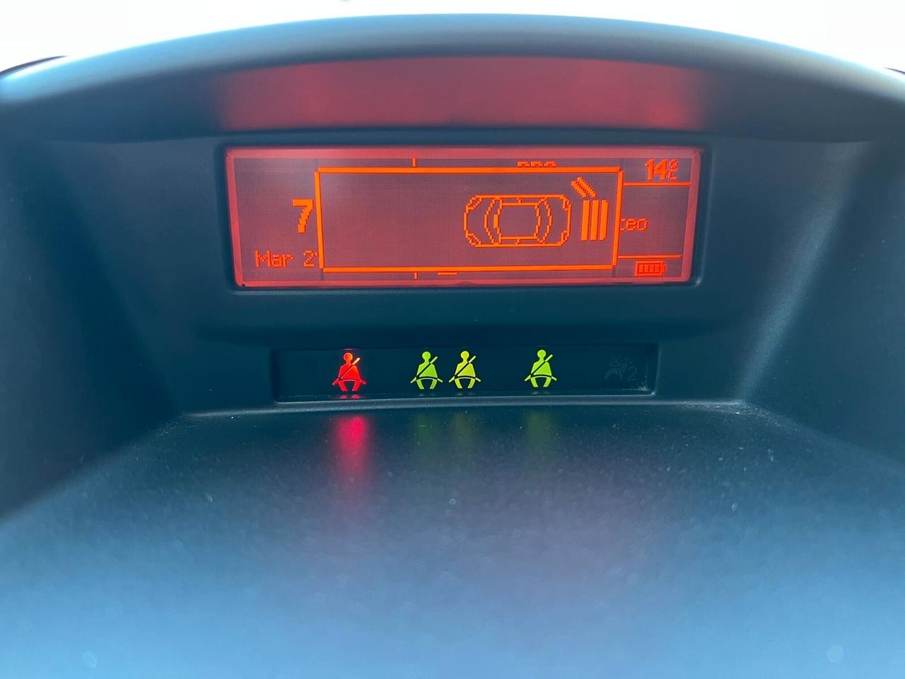 Peugeot 207 1.6 VTi 120CV CC Féline
