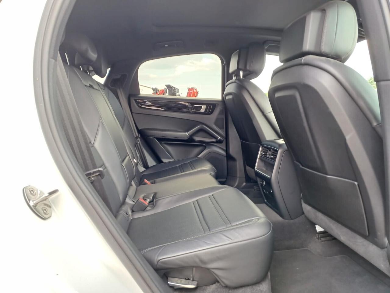 Porsche Cayenne 3.0 V6