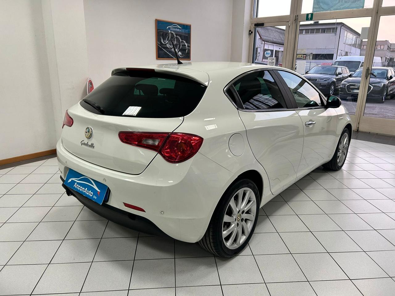 Alfa Romeo Giulietta 1.6 JTDm-2 2011