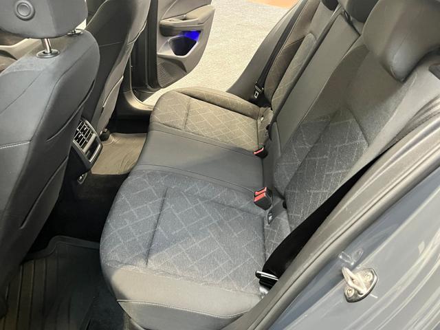 VOLKSWAGEN Golf 1.0 eTSI DSG AMBIENTE|ACC|PADDLES|NEOPAT.